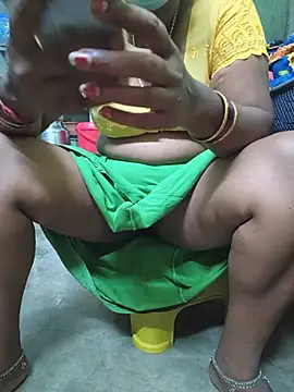 Tamilselviroja- - 😍 2 boobs oil show 😍
