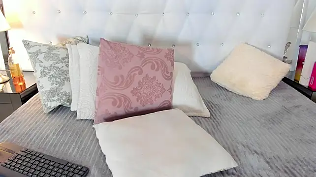Isla_Scott - We played with my wet pussy,panty ,off