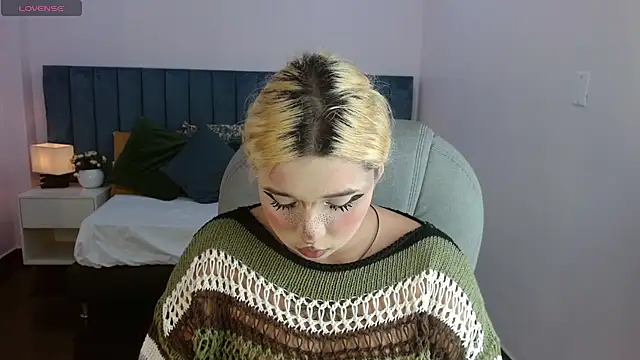 April_bunnyy - naked