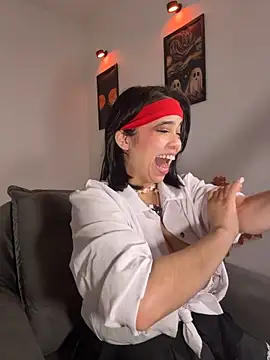 Tati_reyess - time to have fun with your pussy, pirat