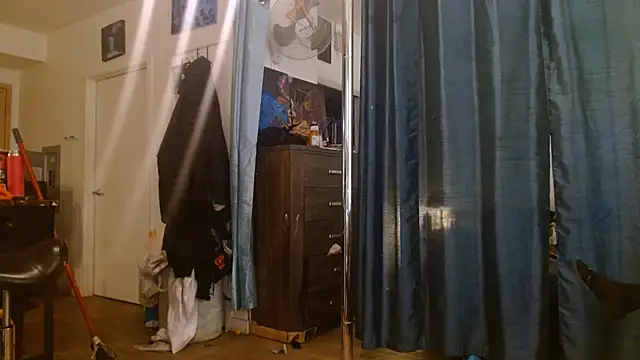 Farahmoans4u - VIP SHOWER PEEP SHOW