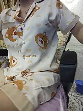 Hara_lusia83 - The girl is sexy, big, and seductive.
