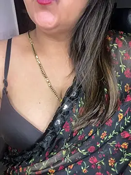 Notty-HotyBhabhi - boobs show in public
