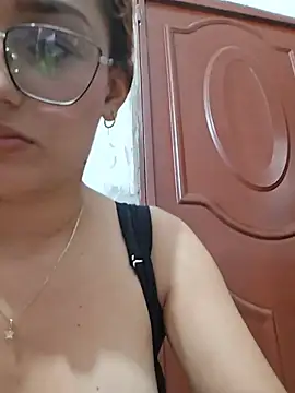 Ary-18 - 2 fingers in ass + spanking