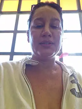 Keilymadam - A client rates my tits