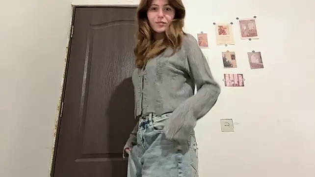 RolandeRohrs - Play with my long! Show more of belly