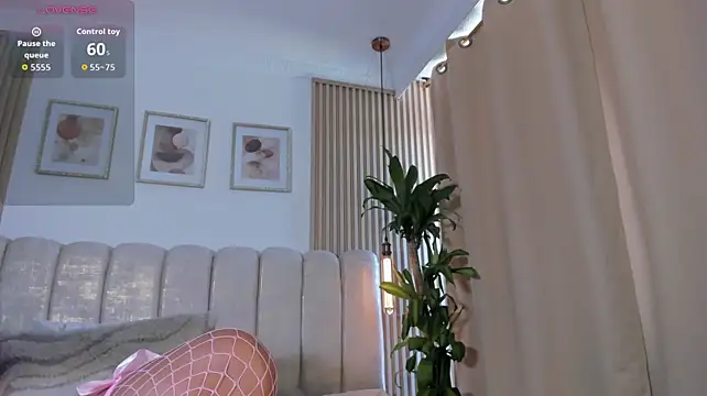 Mariana_spicy_ - Undress me and I'll masturbate for you.