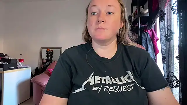 Kisicaxx - fuck my pussyy with HUGE dildo