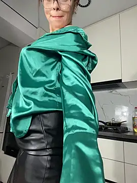 CurlyLara - 💎butt plug+VIDEO FOR LAST TIP