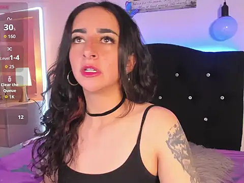Enola_holmess - naked me and oil in tits