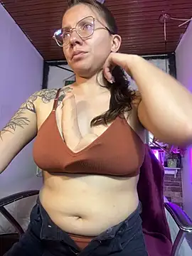 Karlamorris_ - clamps on my breasts