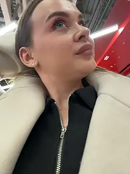 KristiRich - show tits two girl and play💦