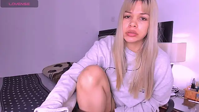 Daniela_beauty - control of my machine for 200 tokens
