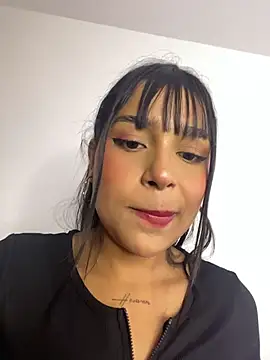 Mariangel_11 - What's under the shorts?😈 1min