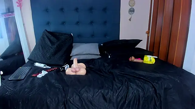 Helena_April - pussy creamy + fingers