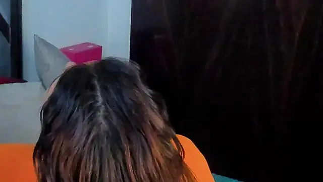 Liily_Foxxy - We masturbate while we kiss 😈