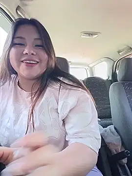 Lucy_blush - Flash tits