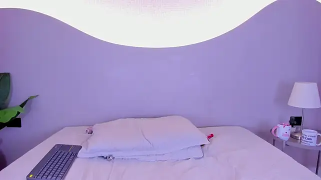 Ainaah_ - 👙 Topless tease & press my nipples slow