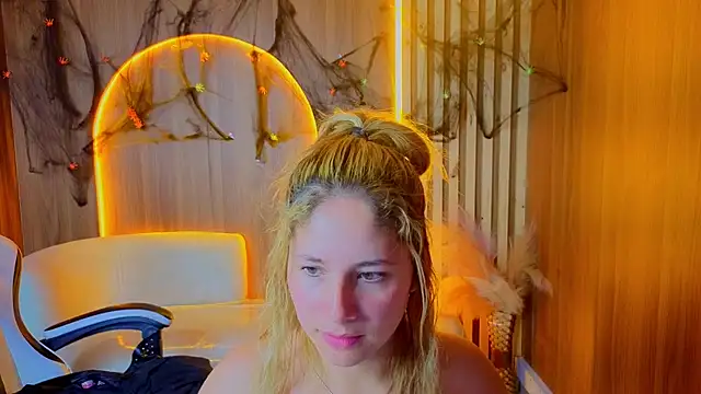 Aratna_Blonde_Tx - NAKED+ SEXY DANCE