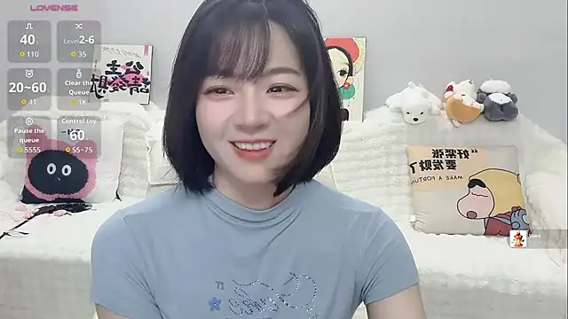 Lucy-8 - 透透衣服+乳夹（脱内衣）2分钟控制