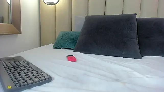 Yennifer_01 - Ride dildo