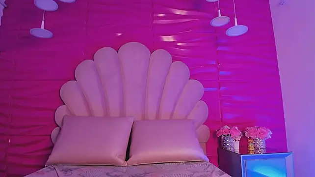 DahianaLopez_ - Spit on tits 😏