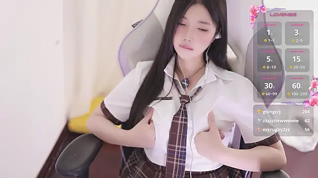 Kitty_baby77 - 完成任务 内裤含嘴里M腿5分钟 最后一个完成任务的控制小粉5分钟