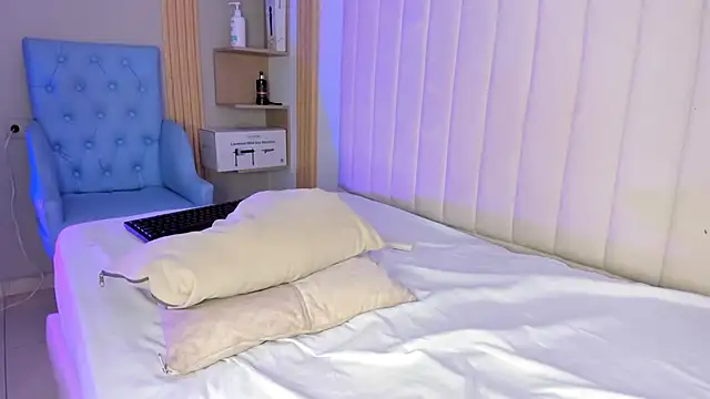 Camila2023_ - playing with a dildo in my pussy