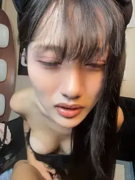 Xiaoxiao1001 - 赤裸上身