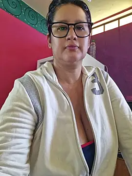Keilymadam - A client rates my tits