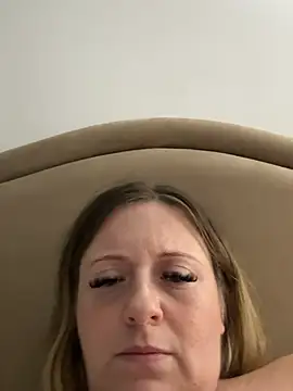 Poppyshaw_ - Toy Control 3 mins
