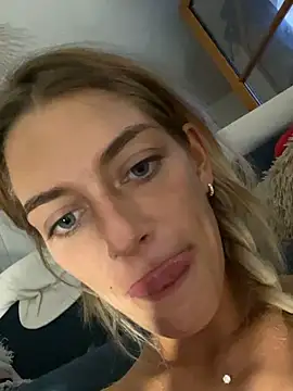 Bellalolahot - Doigtages pussy squirt fontaine