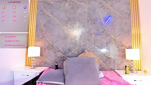 Anniie_Fox_