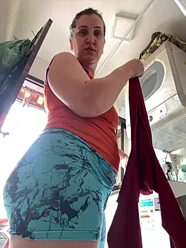 Bia_sexynovaes - Bia senta de 4 no pau e faz squirt 💦