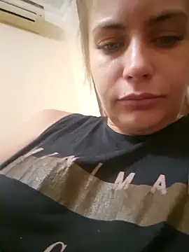 Keli_Jessi - Squirt in the public park 😜