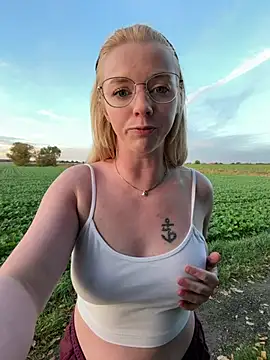 LinaLeana - Show boobs 🍒