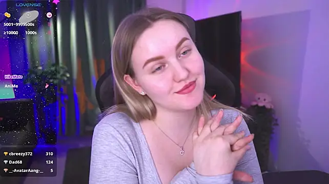 KellyPoter - Stick out your tongue and lick your lips