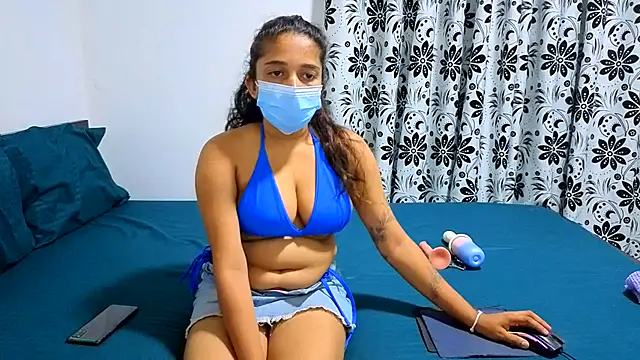 Tatoo_girl - boobs oil