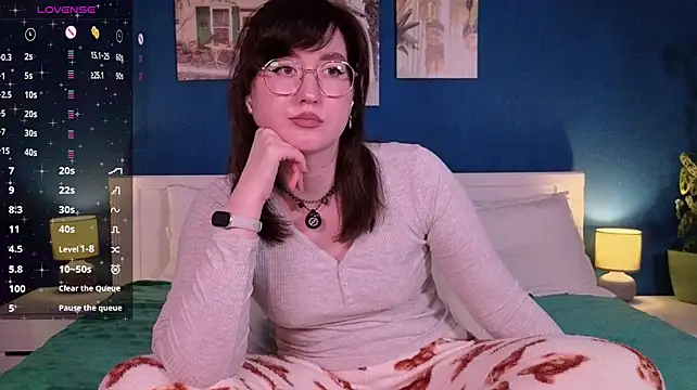 _AlexaFlowers_ - getting naked + oil up<3