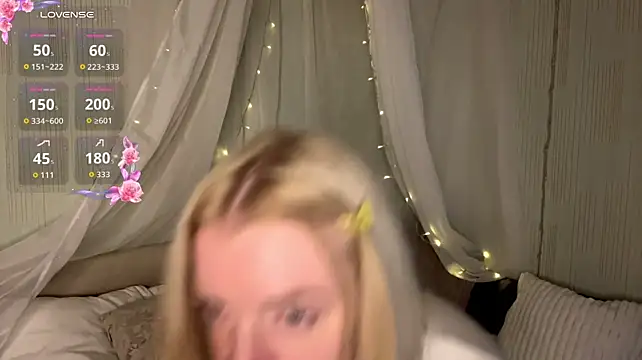 StasyBloom - put on a little steamy show