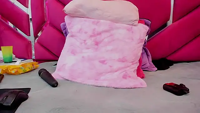Emmy_Sweet_69 - naked