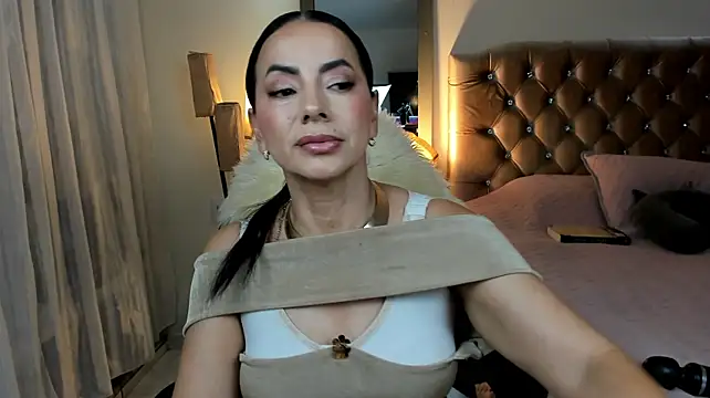 Veronika_naughty - Wet my panties and fingers in pussy