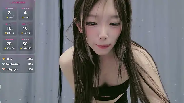 Luckyuyu66 - 小猫喜欢谁就粘着谁~