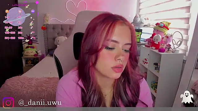 CuteDani_ - 🌸 Oil in my body naked uwu