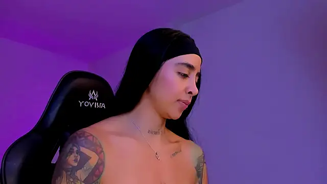 Sophierooy22 - put saliva from the glass on your face