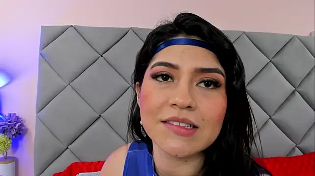 NahomyAdams - oil on my boobs and bounce