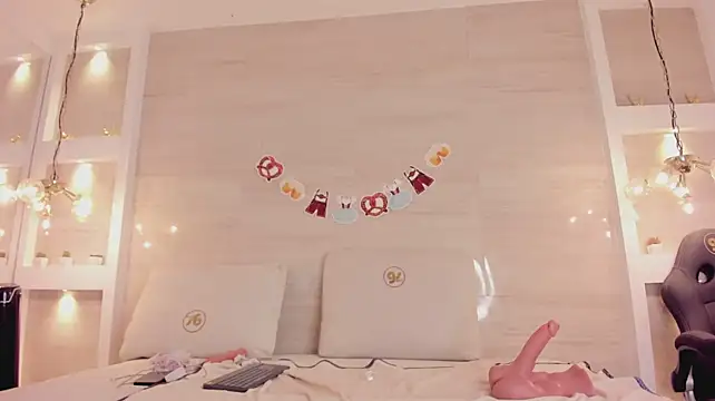 Chloe_murray - Put cum on your amazing boobs for us!🍒