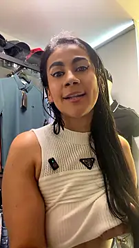 Laia_Hills - Go play my Titis ice