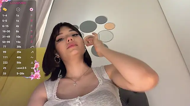 Barbie_Aria - squeez my big boobs close to cam
