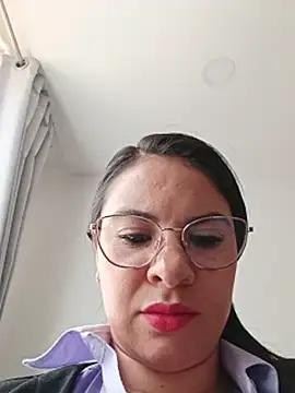 Paolitha25 - 😈Erotic games under the desk 🔥